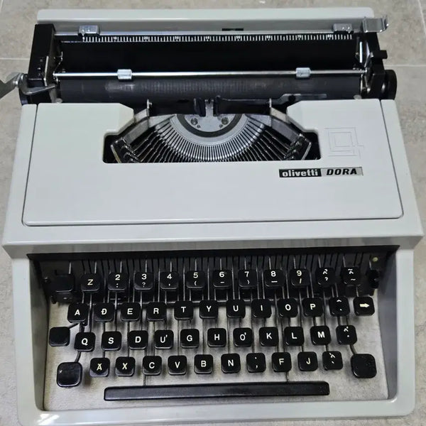 [BUNJANG] Olivetti English Typewriter / 올리베티 영문 타자기
