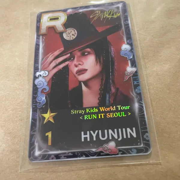 [BUNJANG] Stray Kids Hyunjin Run It Shoosje Photocard / 스트레이키즈 run it 슈스제 현진포카