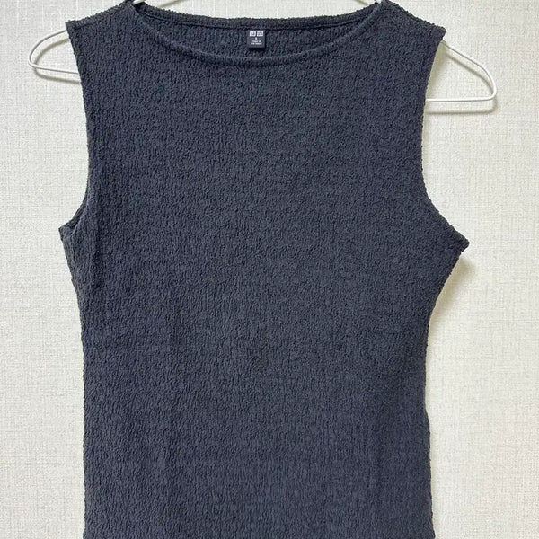 [BUNJANG] Uniqlo Sleeveless Top / 유니클로 슬리브리스