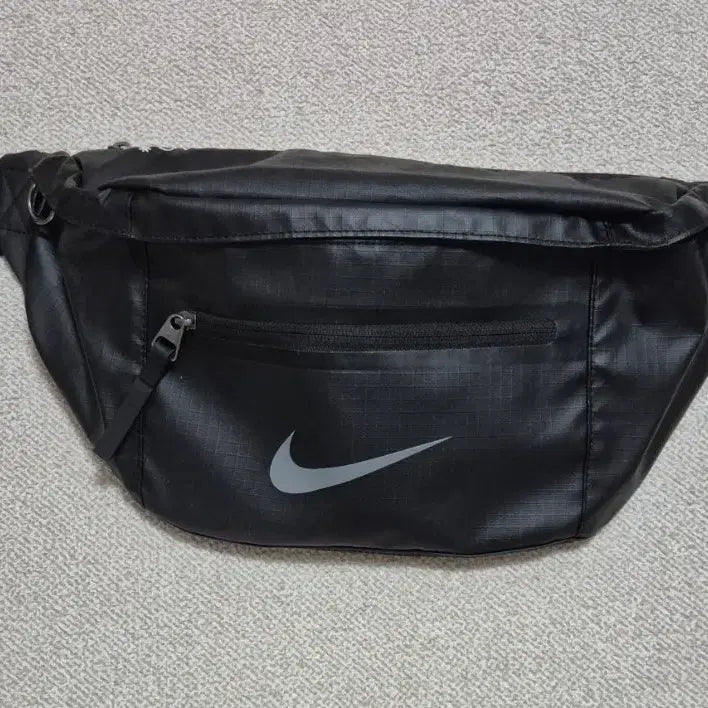 [BUNJANG] Nike Swoosh Hip Pack Black / 나이키 스우시 힙색 블랙