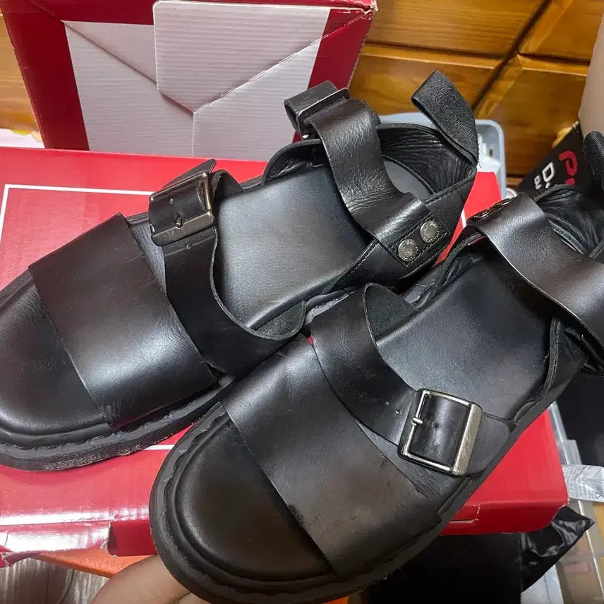 [BUNJANG] Dr. Martens Gryphon Sandal US 8 (260mm) / 닥터마틴 그리폰 샌들 US8 260