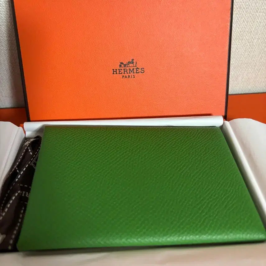 [BUNJANG] Hermès Calvi Duo Wallet (Vert Yucca) / 에르메스 칼비 지갑 듀오(베르트유카)