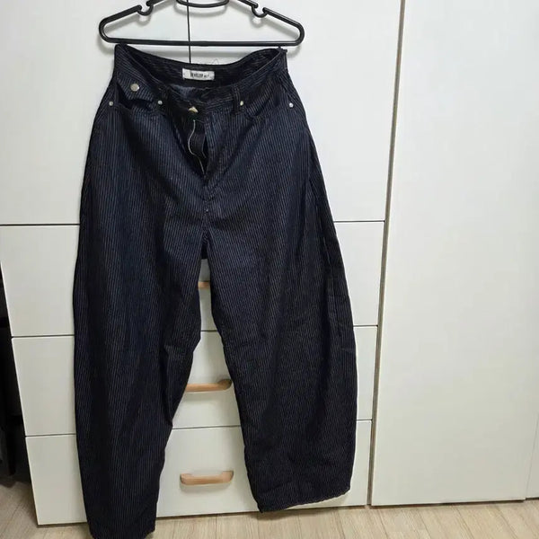 [BUNJANG] Navy Stripe Balloon Fit Wide Pants (S) / (새상품) 네이비 스트라이프 벌룬핏 와이드팬츠 S