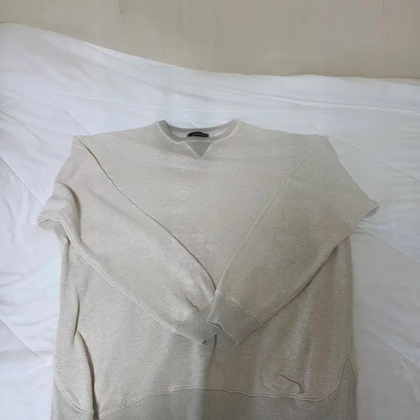 [BUNJANG] WORLD'S MOST MOVEMENT Athletic Sweatshirt Oatmeal Large / 월스와일무브먼트 애슬래틱 스웻셔츠 오트밀 라지
