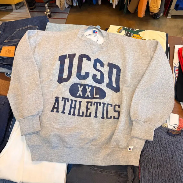 [BUNJANG] 90s Russell Athletic UCSD V-Neck Sweatshirt / 90s 러셀 UCSD 브이노치 스웻셔츠