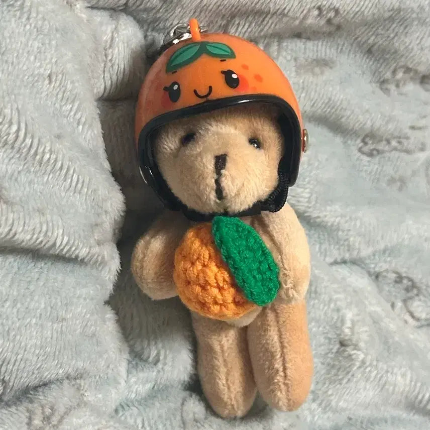 [BUNJANG] Orange Helmet Bear Charm / 새상품)하나 남음! 제주도 감귤 헬멧 곰키링