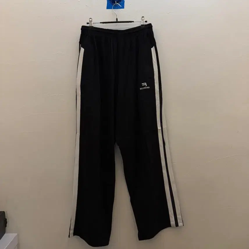 [BUNJANG] Valentino Track Pants Size S / 발렌쭈리트랙 S사이즈