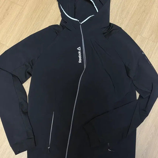 [BUNJANG] Reebok Windbreaker Zip-up Black / 리복 바람막이 집업 블랙