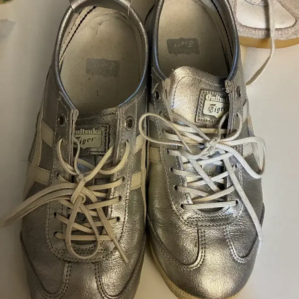 [BUNJANG] Onitsuka Tiger Silver Sneakers Size 240 / 오니츠카 타이거240