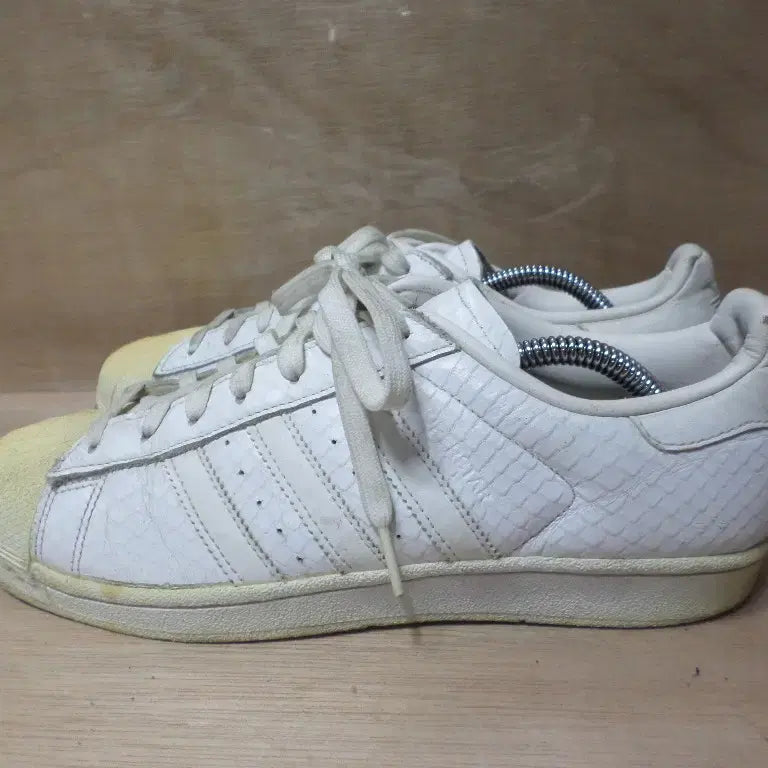 [BUNJANG] Adidas Superstar Vintage White Sneakers 260 / 후루룩구제3 260 아디다스 슈퍼스타 빈티지 화이트 운동화 260803
