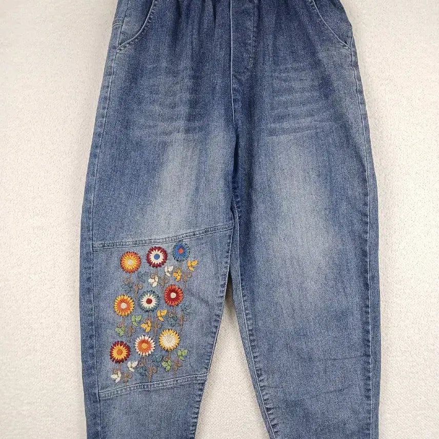 [BUNJANG] Women's Floral Embroidered Banding Jeans (Size 28-30) / 여성 밴딩 청바지 꽃자수 8~9부 데님 팬츠(28~30)