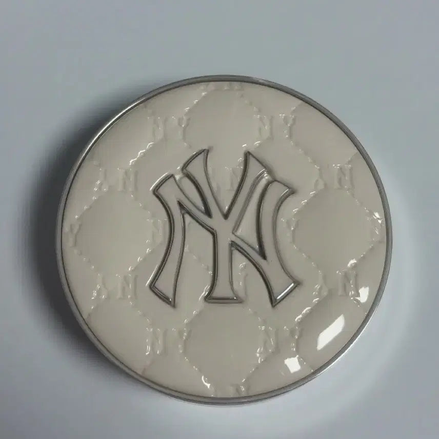 [BUNJANG] Banila Co. MLB Cream Glaze Edition Case / 바닐라코 엠엘비 크림 글레이즈 에디션 케이스