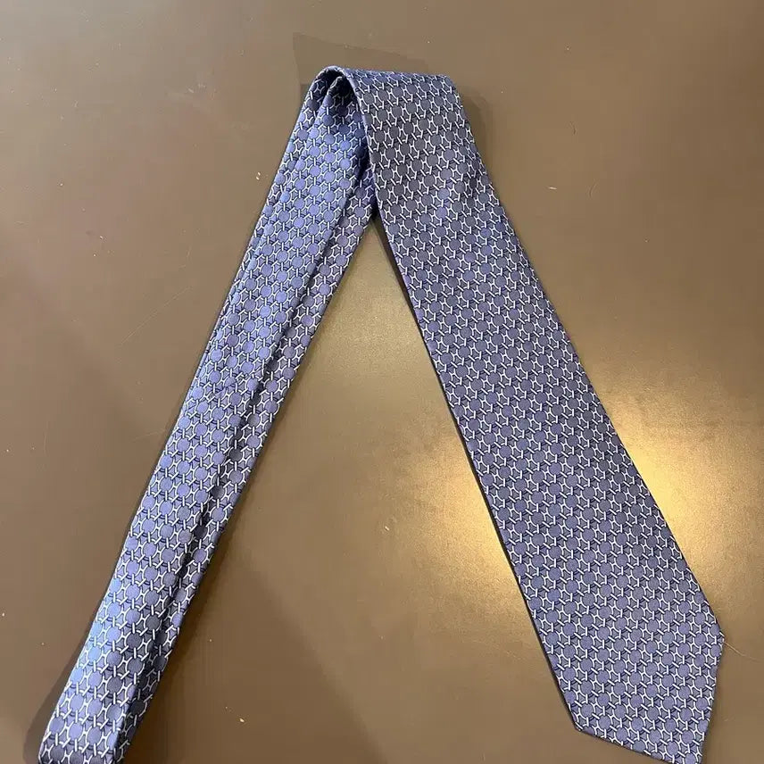 [BUNJANG] Hermès H Link Pattern Silk Tie / 에르메스 H 링크 패턴 실크 넥타이 (프랑스제)
