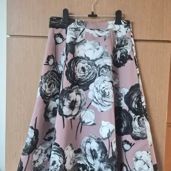 [BUNJANG] Lenibon Flower Pattern Long Skirt Size 55 / 레니본 플라워스커트S