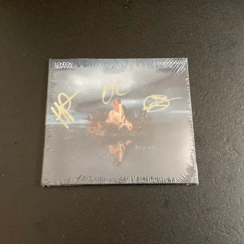 [BUNJANG] London Grammar Californian Soil '21 Full Band Signed CD / 런던 그래머-Californian Soil '21 풀밴드싸인CD