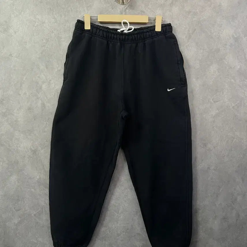 [BUNJANG] Nike Black Training Pants - Medium / 나이키 검정색 트레이닝 바지 M 춘추