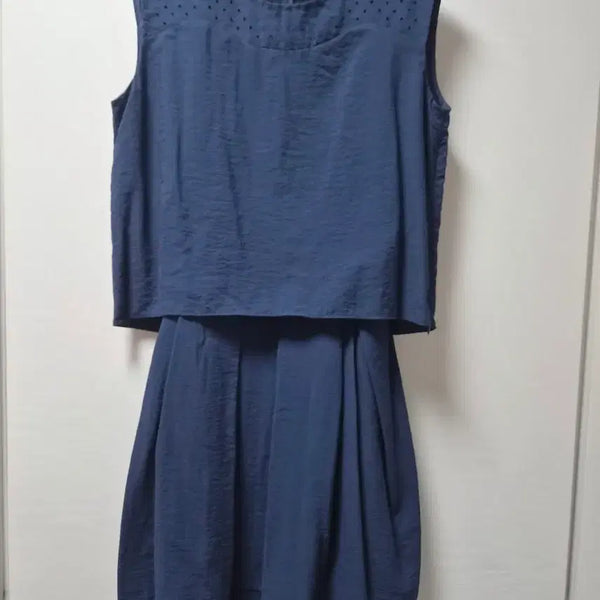 [BUNJANG] The Izzat Punching Two-Piece Set M / THE IZZAT 펀칭 투피스 M