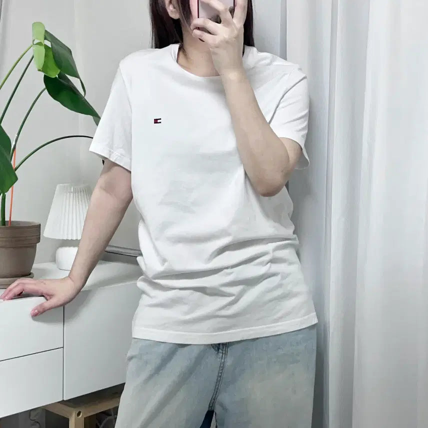 [BUNJANG] Tommy Hilfiger White Round Neck Short Sleeve T-Shirt / 타미 화이트 라운드 반팔티 [ S ]