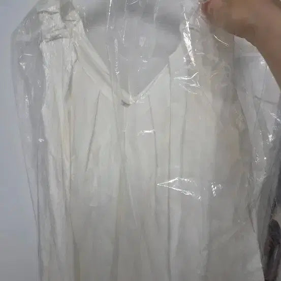 [BUNJANG] L'oie Urban Band Shirring Sleeveless Blouse / L'oie(르와) 어반 밴드 셔링 슬리브리스 블라우스 (새상품)