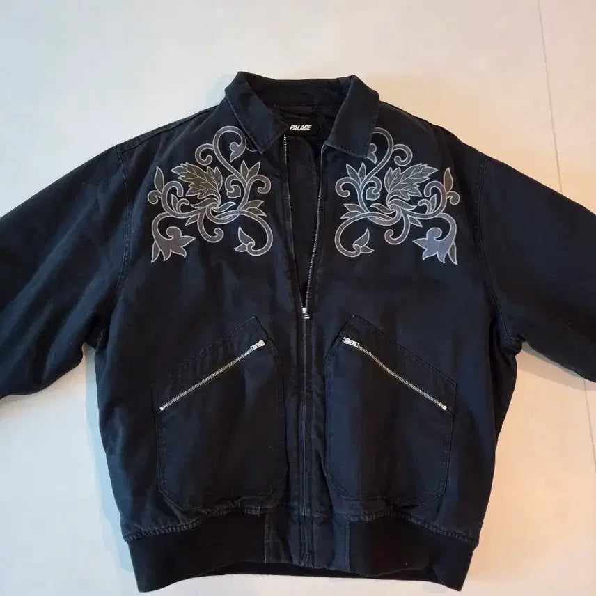 [BUNJANG] Palace Floral Canvas Bomber Jacket Black 24FW / 팔라스 플로럴 캔버스 봄버 자켓 블랙 - 24FW