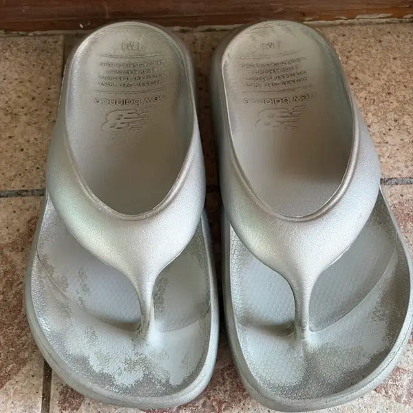 [BUNJANG] New Balance Silver Flip-Flops Size 240 / 뉴발란스 실버 쪼리 240