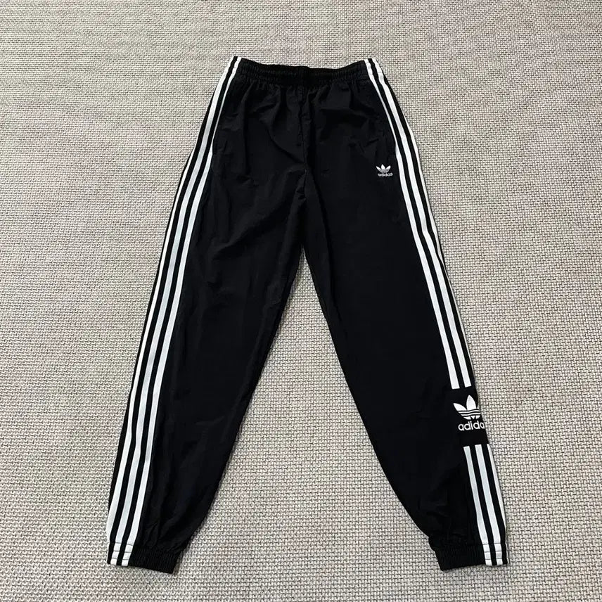 [BUNJANG] Adidas Women's Woven Training Pants Size S / S 아디다스 여성 우븐 트레이닝복 바지 하의 B.5928