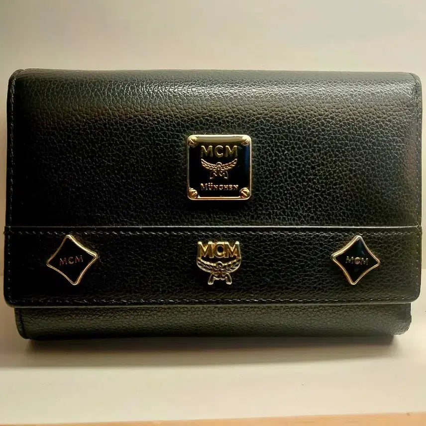 [BUNJANG] MCM Women's Black Leather Wallet with Gold Logo / MCM 지갑