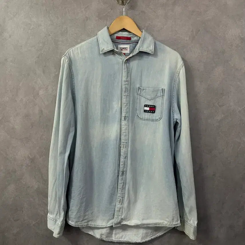 [BUNJANG] Tommy Jeans Light Wash Denim Shirt Size S / 타미진스 데님 셔츠 연청 S