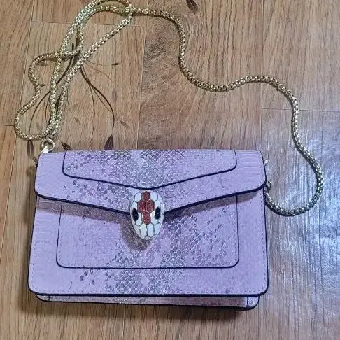 [BUNJANG] Snake Accent Shoulder Bag Light Purple / 뱀 장식 숄더백 라이트 퍼플