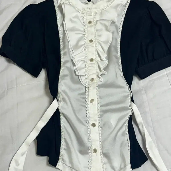 [BUNJANG] Black Ruffle Lace Blouse / 허리잘록) 블랙 프릴 레이스 블라우스