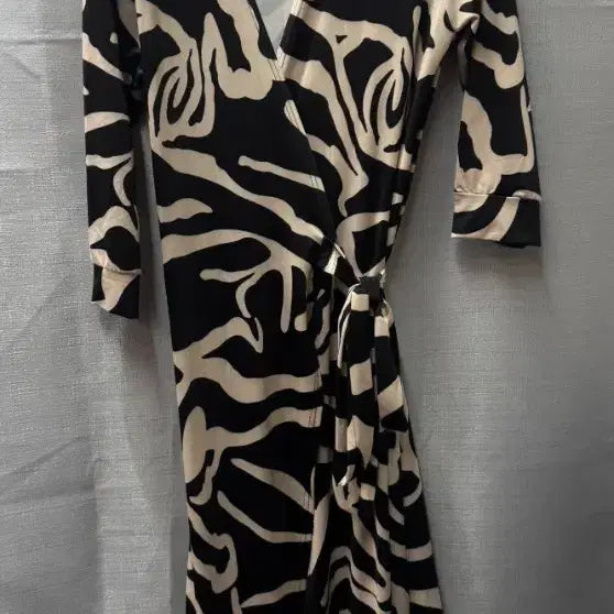 [BUNJANG] Dolce & Gabbana Silk Blend Zebra Wrap Dress / 돌체앤가바나 실크혼방 지브라 랩 원피스(55~66)