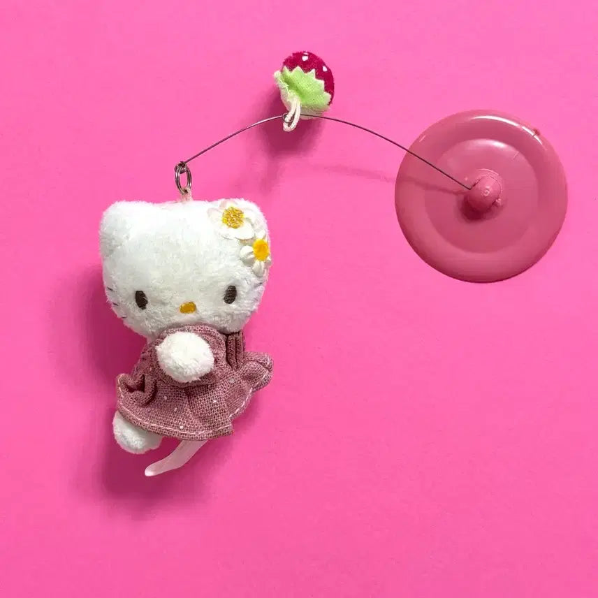 [BUNJANG] Classic Strawberry Kitty Dangling Plush / 고전 딸기 키티 달랑이 인형