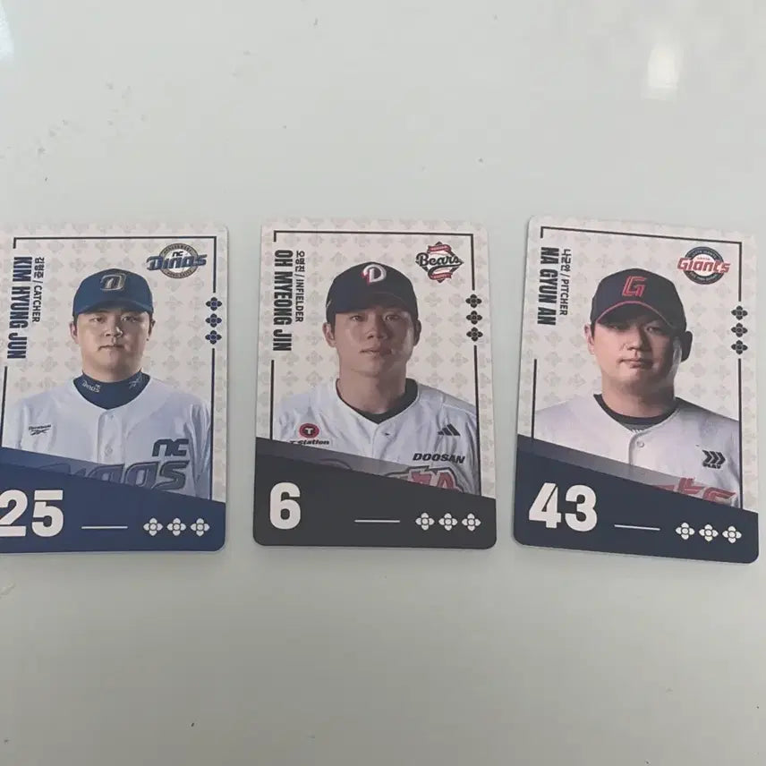 [BUNJANG] KBO Baseball Card Bundle (Doosan Bears Oh Myung-jin, Lotte Giants Na Kyun-an, NC Dinos Kim Hyung-jun) / 팔도비빔면KBO 카드/ 두산베어스 오명진,롯데 자이언츠 나균안,NC 다이노스 김형준