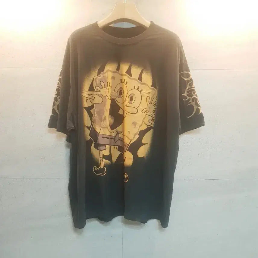 [BUNJANG] SpongeBob SquarePants Official Authentic Graphic T-Shirt / 스폰지밥. 굿즈 정품 반팔티.