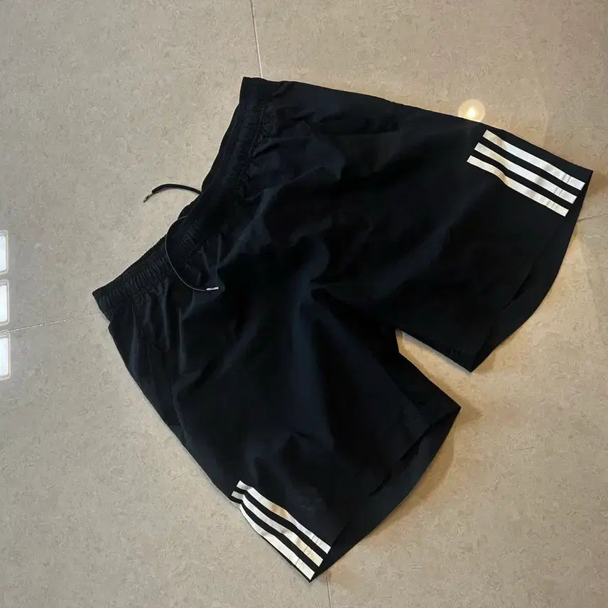 [BUNJANG] Adidas Three Stripes Shorts Black / 아디다스 삼선 반바지 블랙