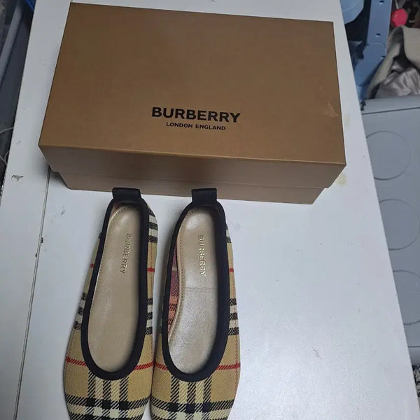 [BUNJANG] Burberry Check Flat Shoes Size 36.5 / 버버리 체크 플랫 슈즈 버버리 단화 신발 36.5