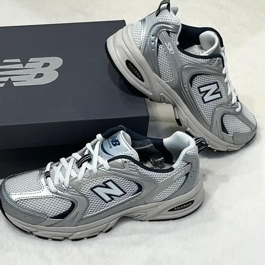 [BUNJANG] New Balance MR530 Silver White Navy Unisex Mesh Sneakers / 뉴발란스 MR530 실버 화이트 네이비 남녀공용 메쉬 운동화