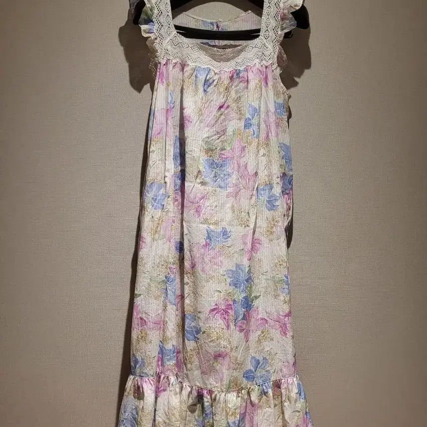 [BUNJANG] Venus Women's Sleeveless Frill Pajama Dress / 비너스 여성 프릴 민소매 원피스잠옷