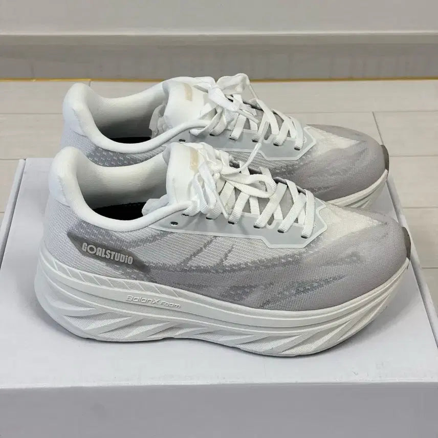 [BUNJANG] GO STUDIO Running Shoes Kusha 230 / 골스튜디오 운동화 러닝화 쿠샤 230