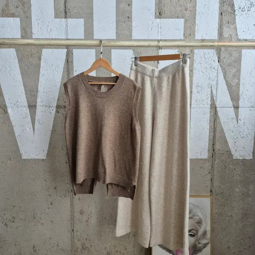 [BUNJANG] Knit Vest with Back Slit / 뒤트임 니트베스트(SB1