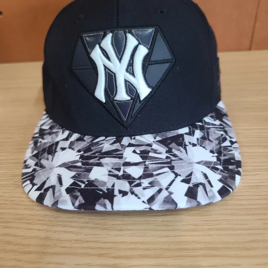 [BUNJANG] MLB New York Yankees Snapback Hat / MLB 뉴욕양키스 스냅백(모자)
