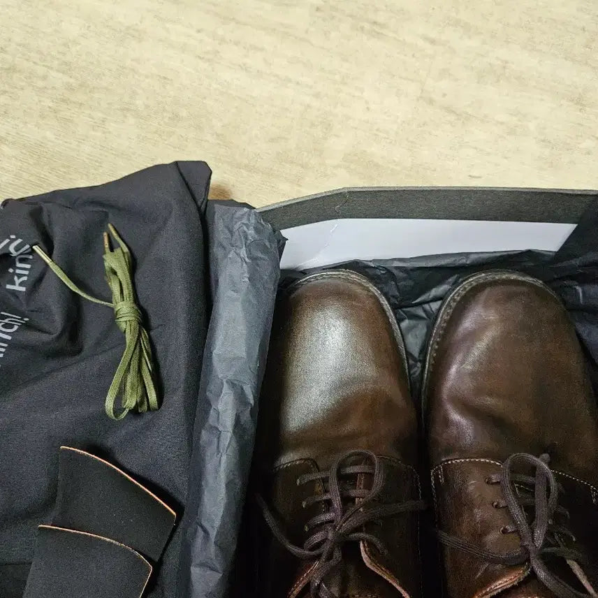 [BUNJANG] Kinch 839 Sneakers with Keychain / 킨치 839 (290)  키링 포함