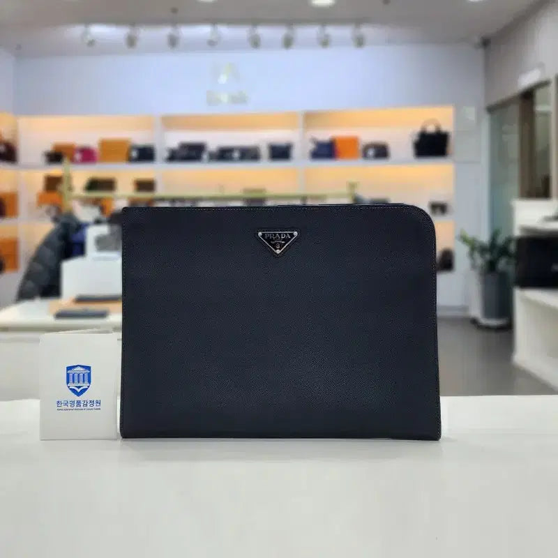 [BUNJANG] Prada Saffiano Triangle Logo Clutch Bag 2VN003 / 프라다 사피아노 삼각로고 클러치백 2VN003