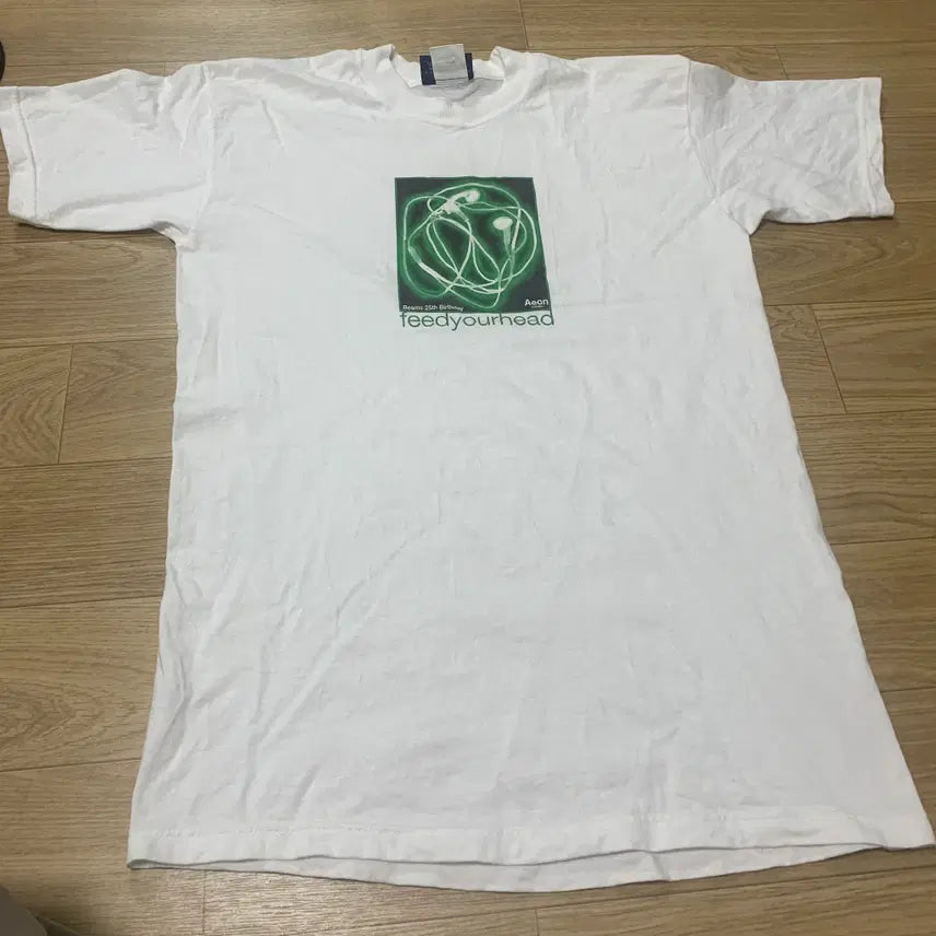 [BUNJANG] BEAMS x Aeon London 2001 25th Anniversary Graphic T-Shirt / M] 01's 빔즈 25주년 x Aeon London 이어폰 그래픽 반팔티