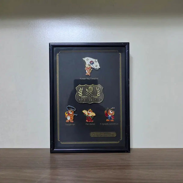 [BUNJANG] 1988 Seoul Olympics Hodori & Taegeukgi Badge Set / 서울 1988 올림픽 기념 호돌이 태극기 뱃지 세트
