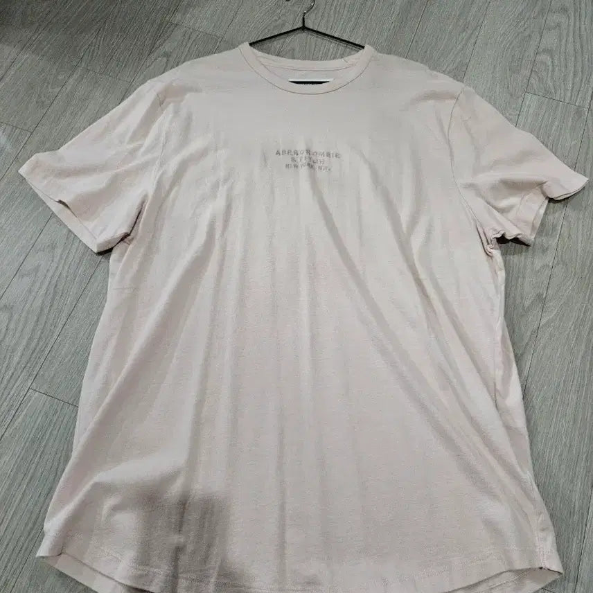 [BUNJANG] Abercrombie & Fitch Men's Pink Embroidered Logo T-Shirt XL / 아베크롬비 2XL 연핑크 남성 반팔 티셔츠 자수로고