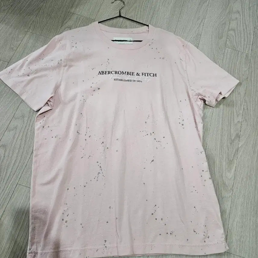 [BUNJANG] Abercrombie & Fitch Men's XL Dirty Painting Logo Short Sleeve T-Shirt - Pale Pink / 아베크롬비 XL 남성 반팔티셔츠 연핑크 로고 더티페인팅