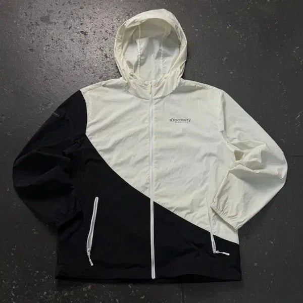 [BUNJANG] Discovery Lightweight Windbreaker Jacket / 100 디스커버리 경량 바람막이