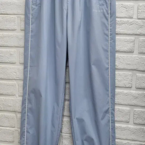 [BUNJANG] Comfortable Banded Training Pants with White Side Stripe / A4918  밴딩 트레이닝바지