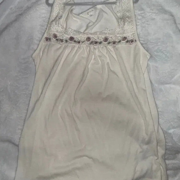 [BUNJANG] Vintage Floral Embroidery Cami Top / 빈티지 꽃 자수 나시